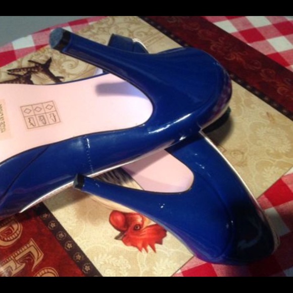 Leg Avenue Blue Retro High heels Shoes - Picture 3 of 3